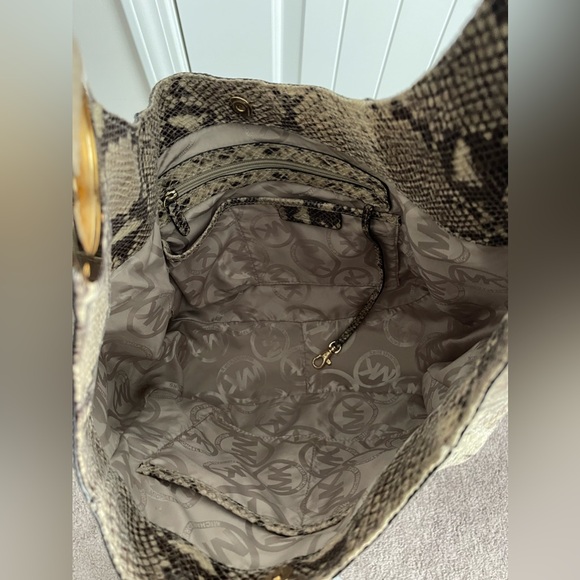 Michael Kors beautiful quality rare shoulder bag - Picture 7 of 7